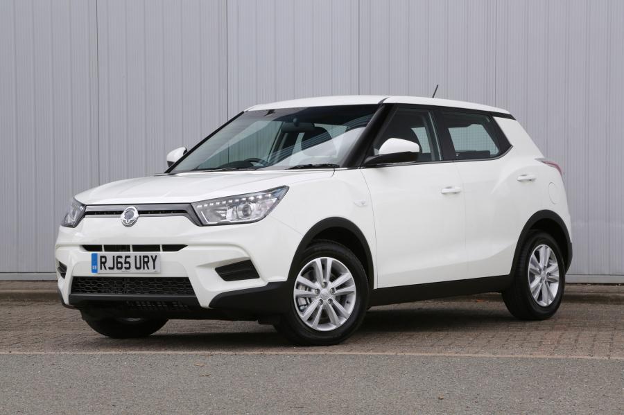  SsangYong Tivoli XDi 2015 года  (UK) (фото 6 из 21)